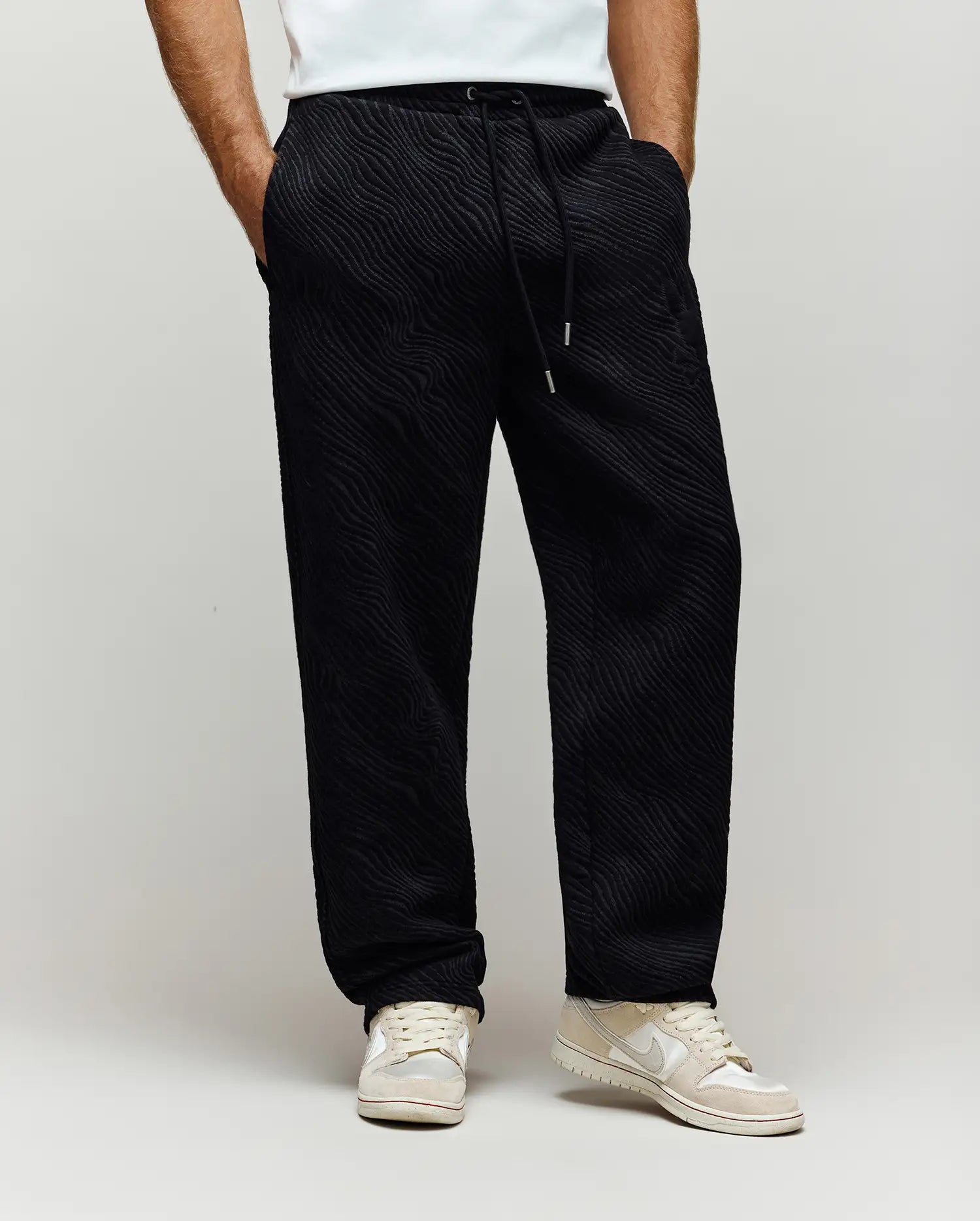 Men's Kendrick Double Knit Jacquard Textured Jogger in Black Men's Kendrick Double Knit Jacquard Textured Jogger in Black