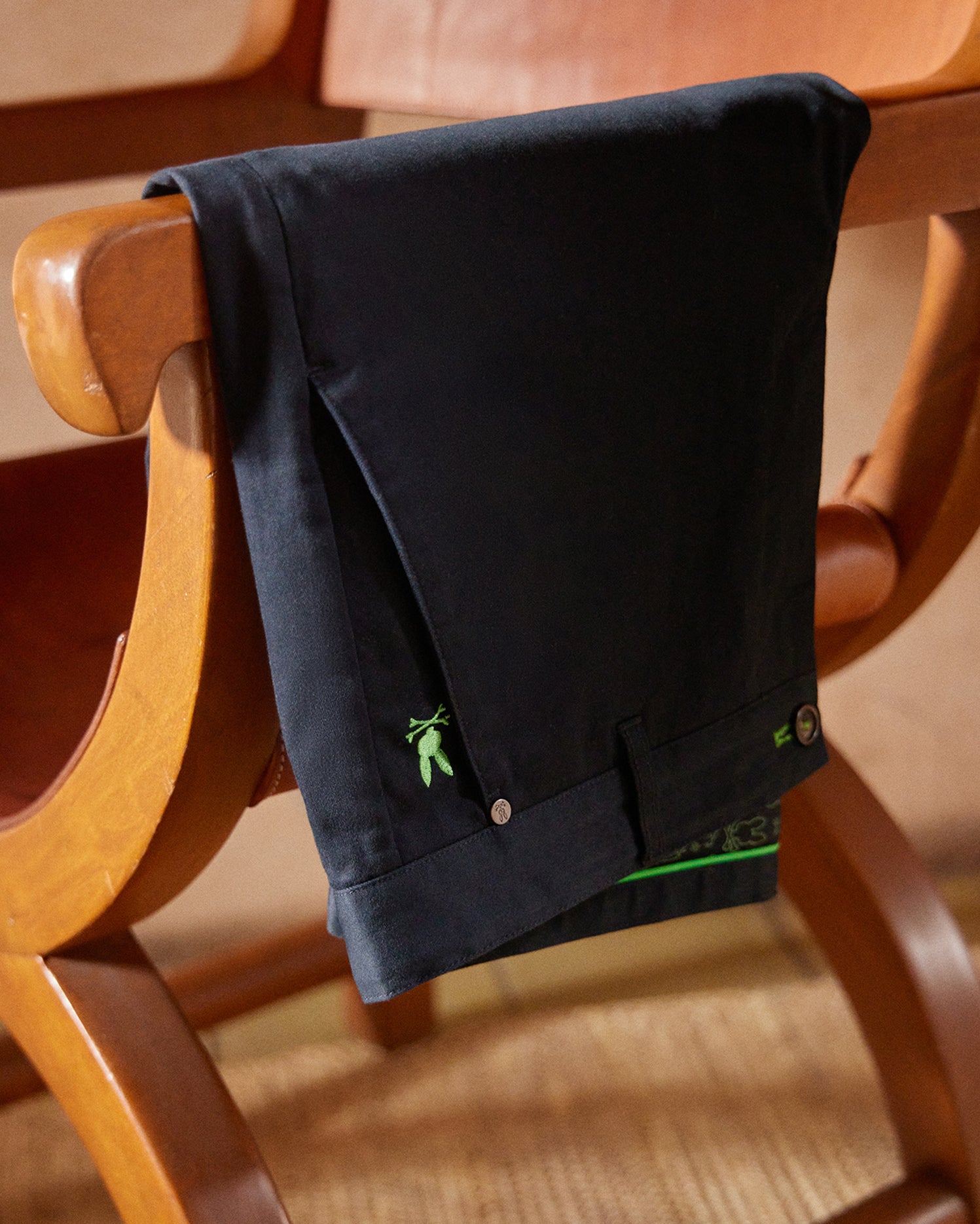 Psycho Bunny Chinos - Premium Comfort and Style in black