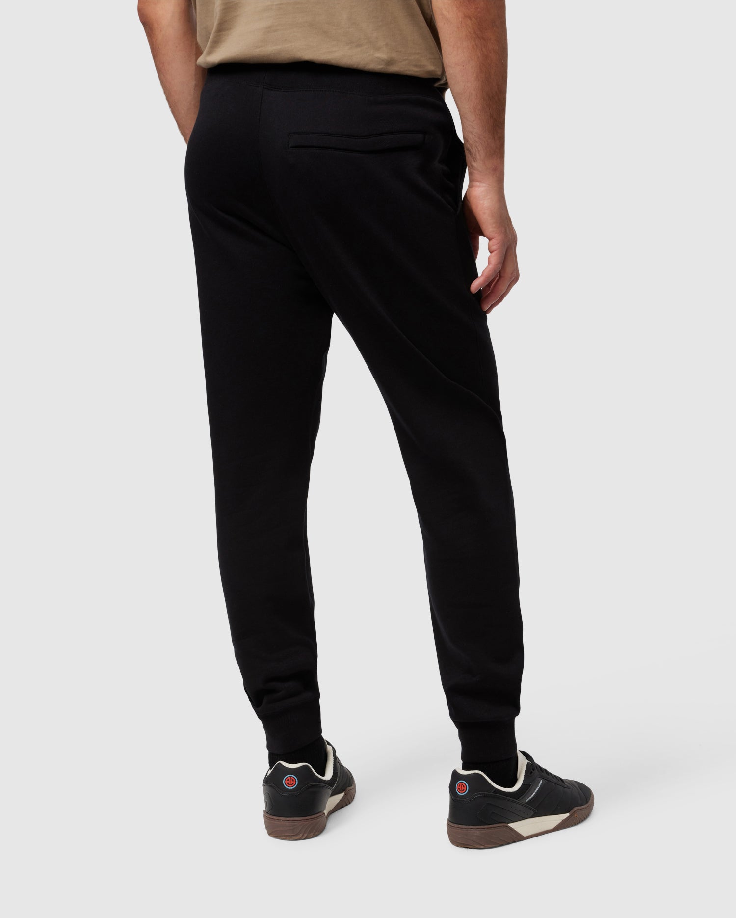 MENS BLACK APPLE VALLEY EMBROIDERED SWEATPANT | PSYCHO BUNNY – Psycho Bunny