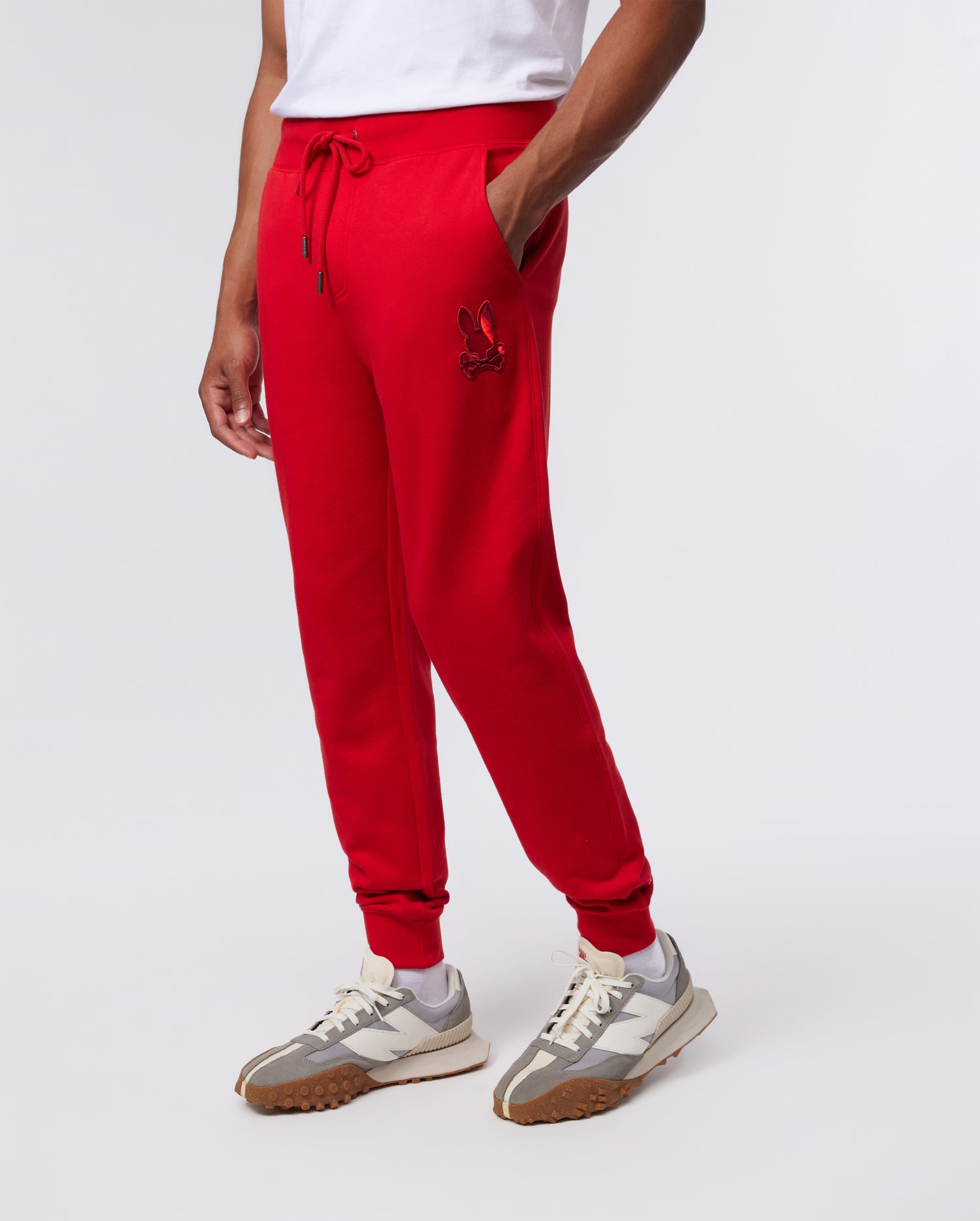 MENS RED APPLE VALLEY EMBROIDERED SWEATPANT | PSYCHO BUNNY – Psycho Bunny