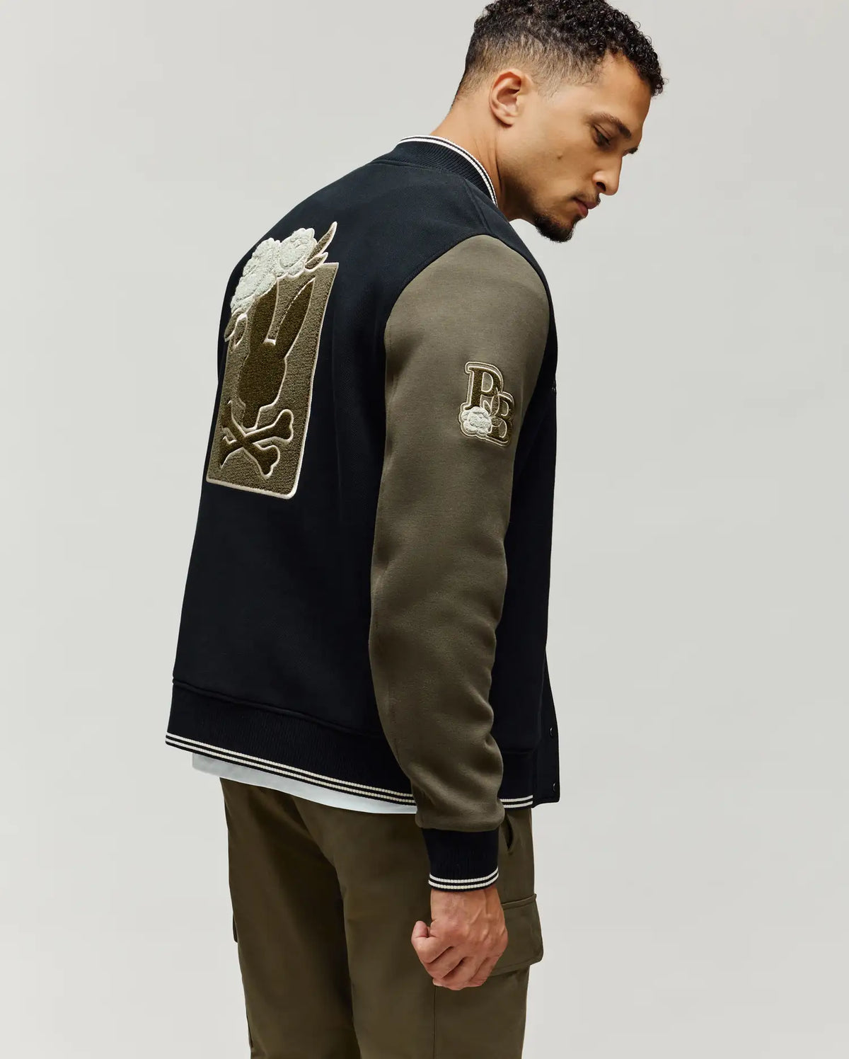 MENS AUG﻿USTE KNIT VARSITY BOMBER - MO1100050