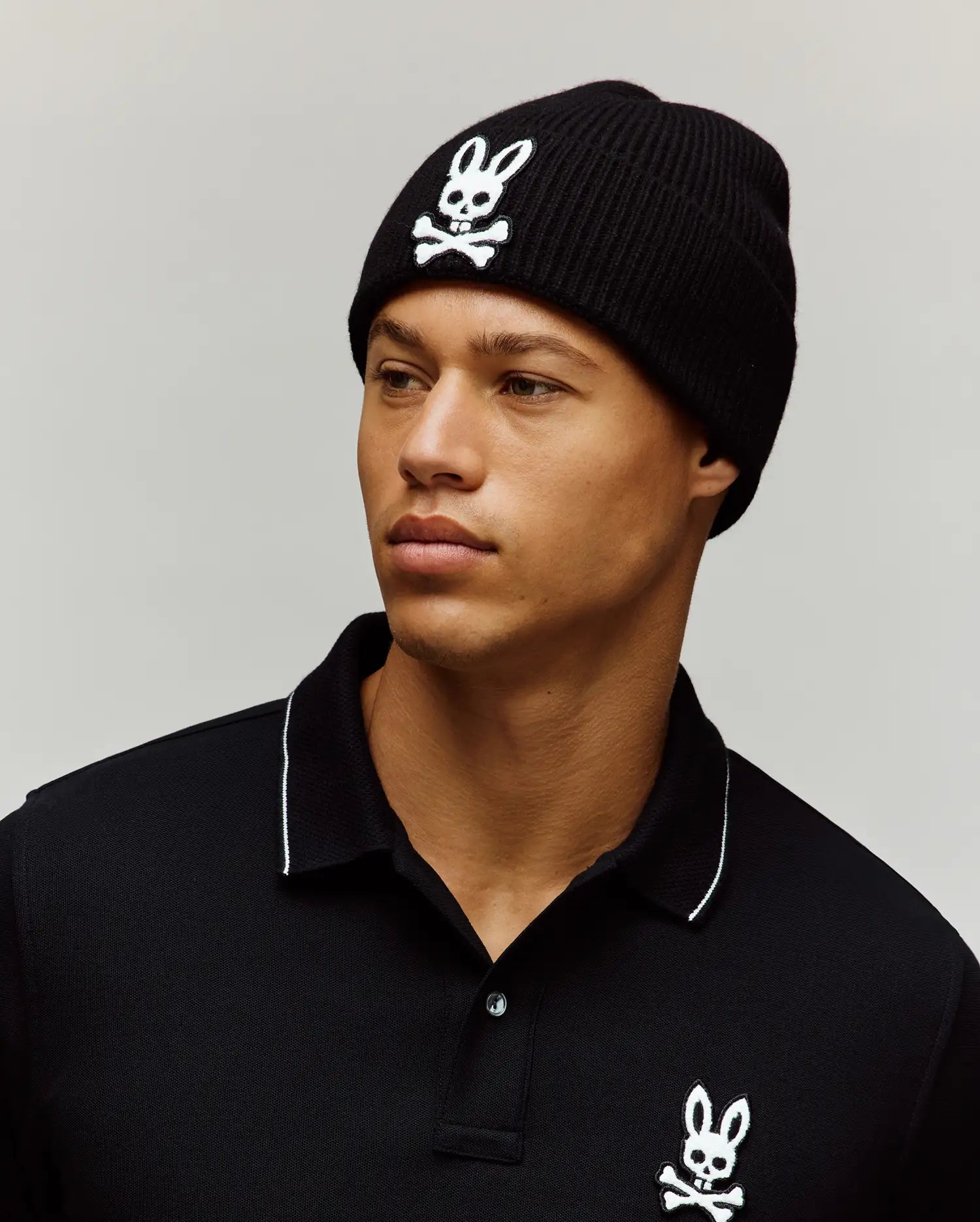 MENS CHENILLE PATCH BEANIE - MO2500024