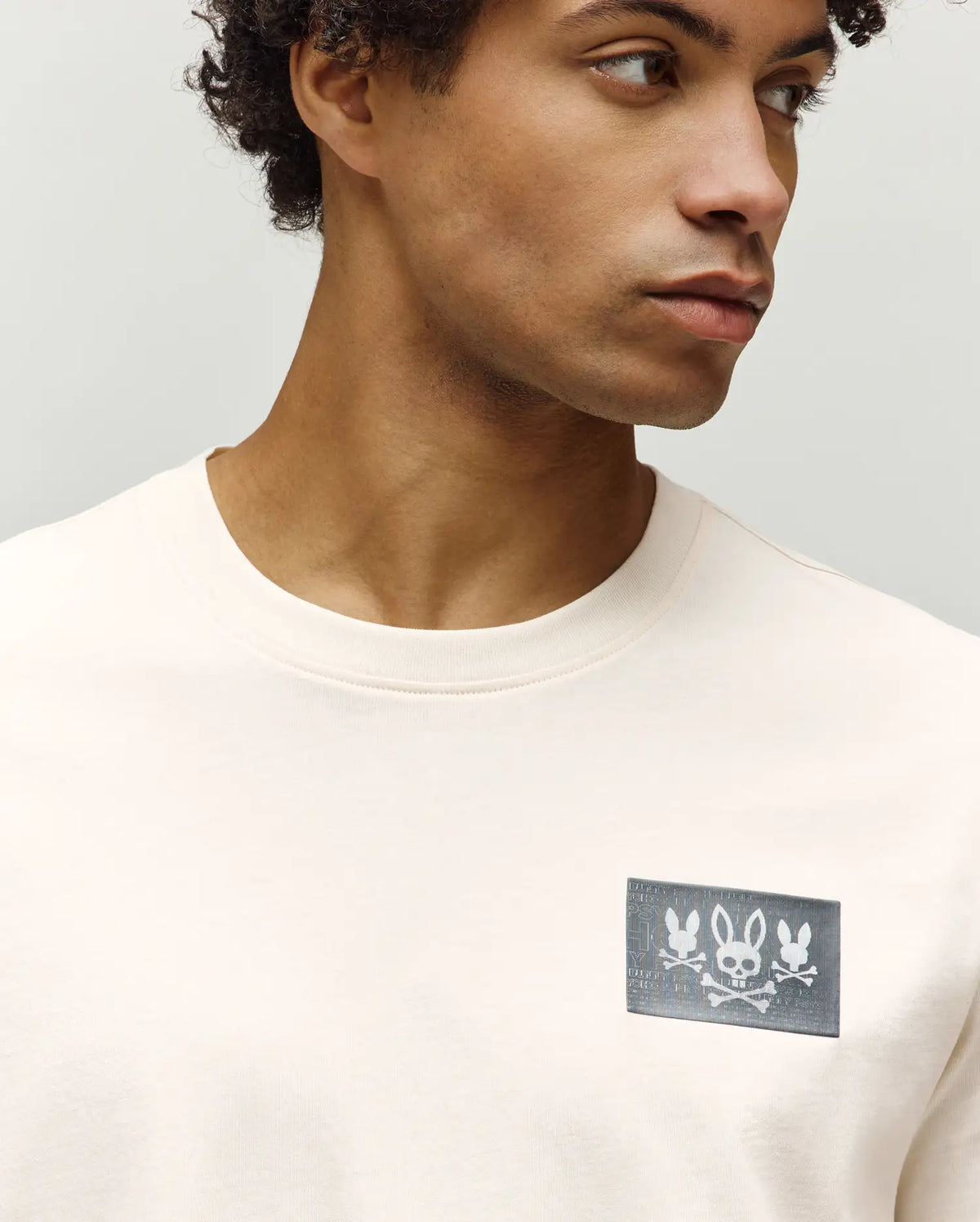 MENS JARVIS CHEST GRAPHIC TEE - MT0200335