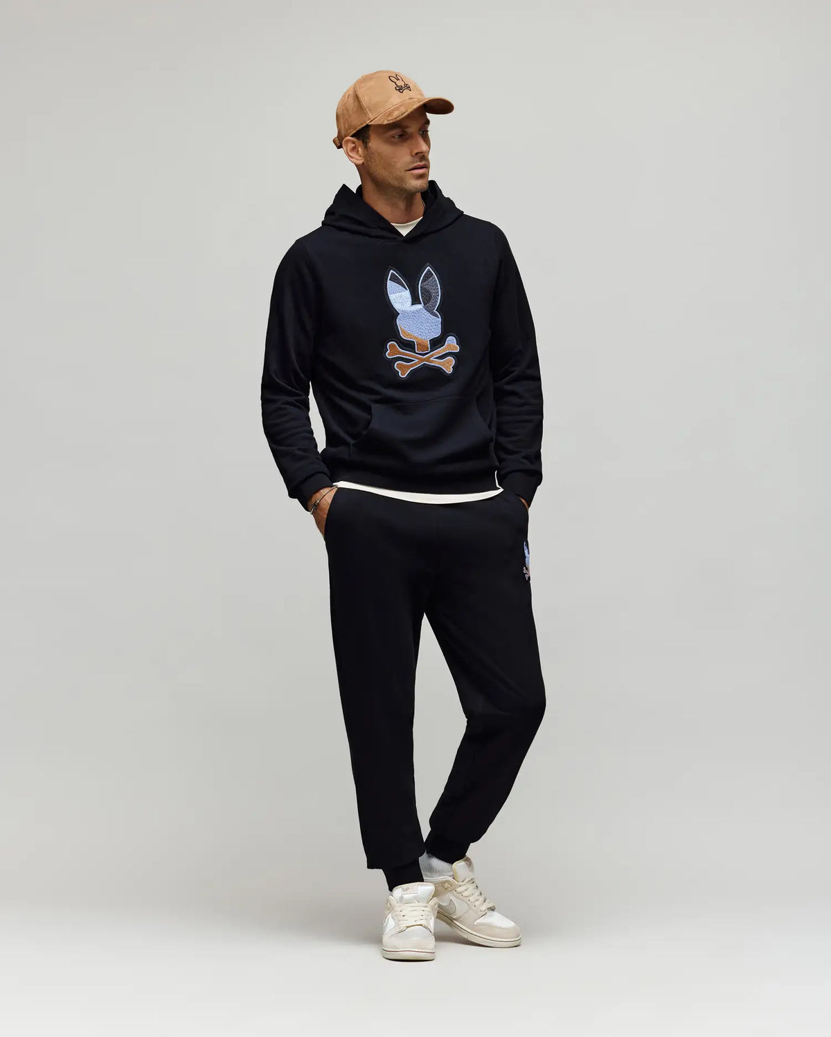 SUDADERA CON GORRO DANTE PARA HOMBRES