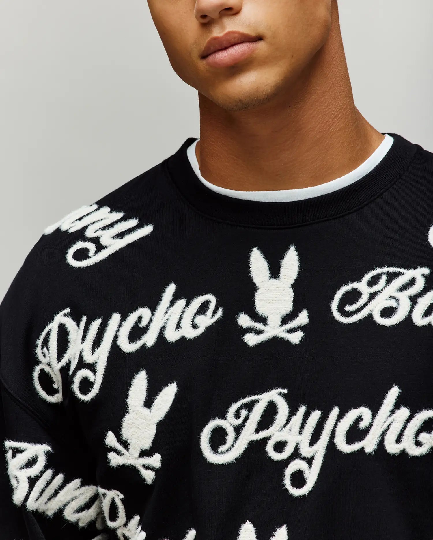 MENS SKYLAR ALL OVER FUZZY CREW - MT0500104